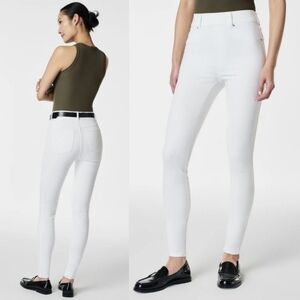 SPANX Shape EveryWear Ankle Skinny White Jeans size Medium